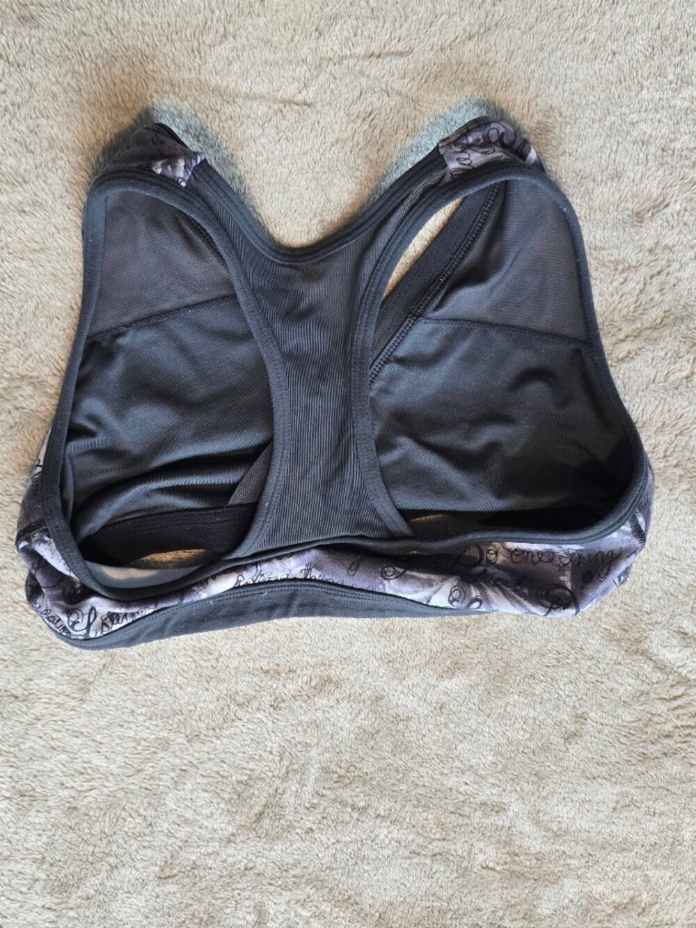 Lululemon criss cross bra size 8 - Picture 5 of 5